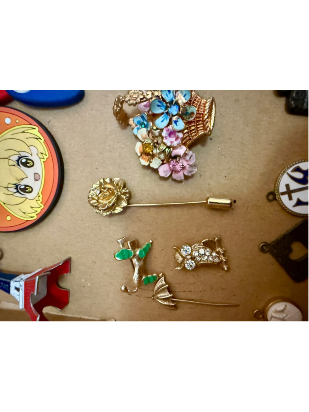 Almost 50 pc misc jewellery pins keychains rings pendants - Picture 2 of 16